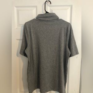 Banana Republic grey short sleeved turtleneck, in like new condition